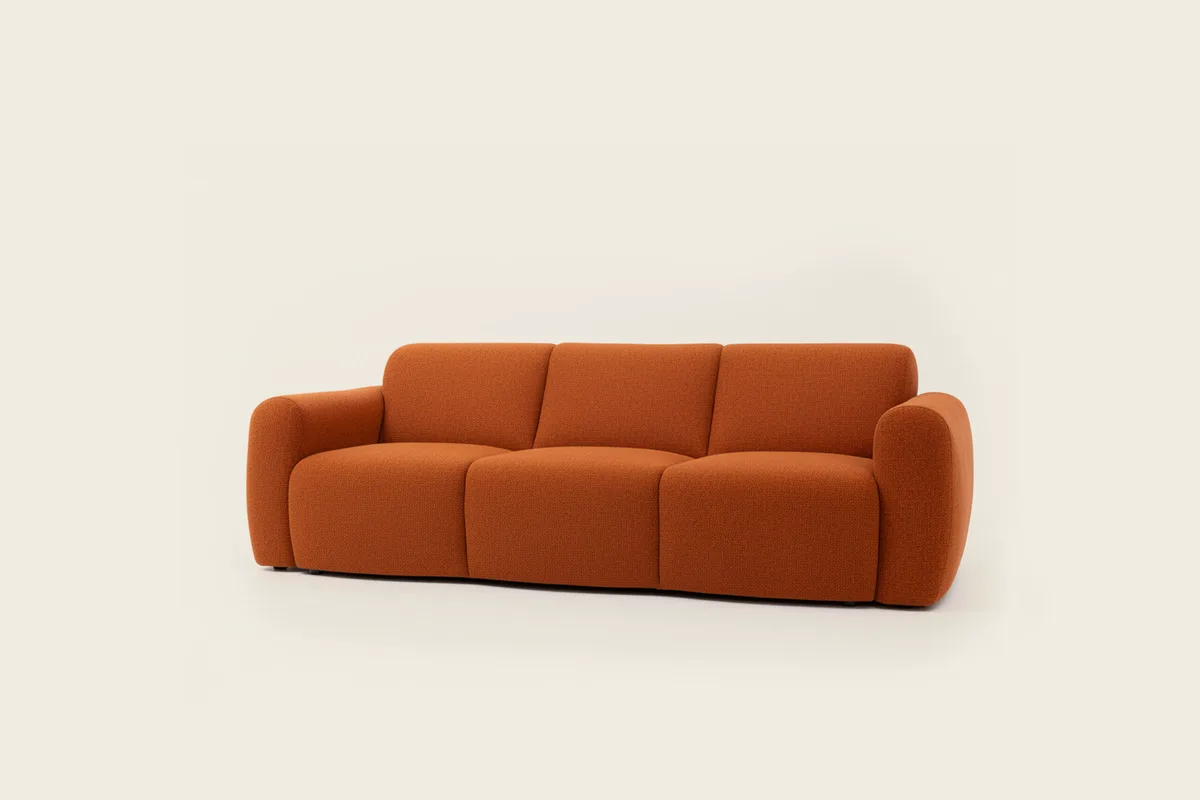 BALU trivietė sofa oranžiniu audiniu su apvalintomis formomis